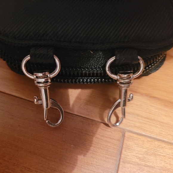 NEW in Box Phone Touch Purse, with 2 Straps,credit card,cash,ID, license holder. - Picture 5 of 15